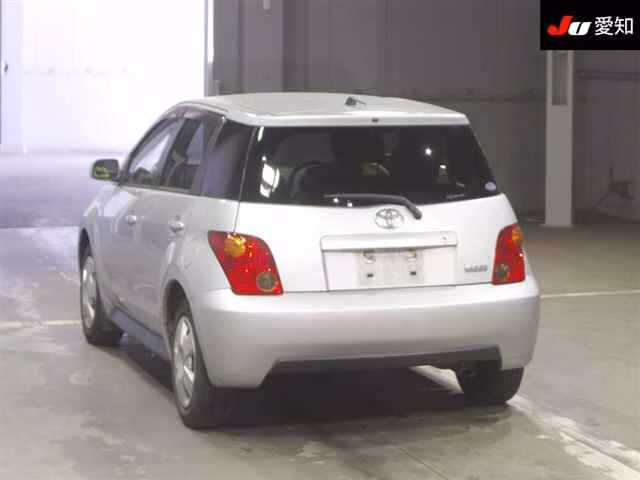 TOYOTA IST