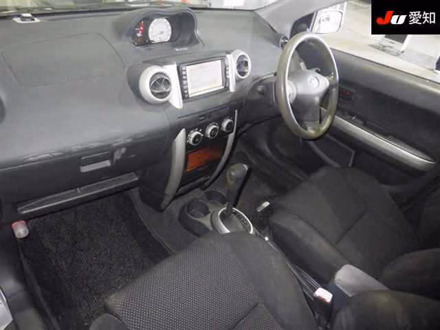 TOYOTA IST