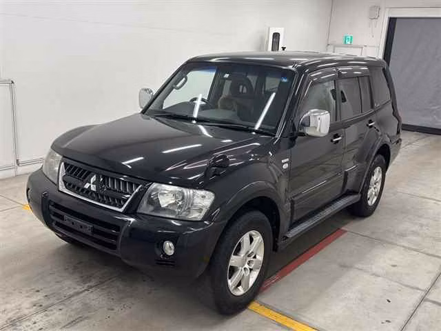 MITSUBISHI PAJERO