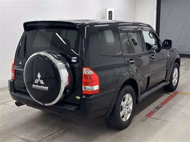 MITSUBISHI PAJERO