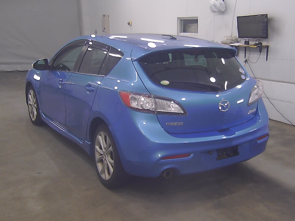 MAZDA AXELA