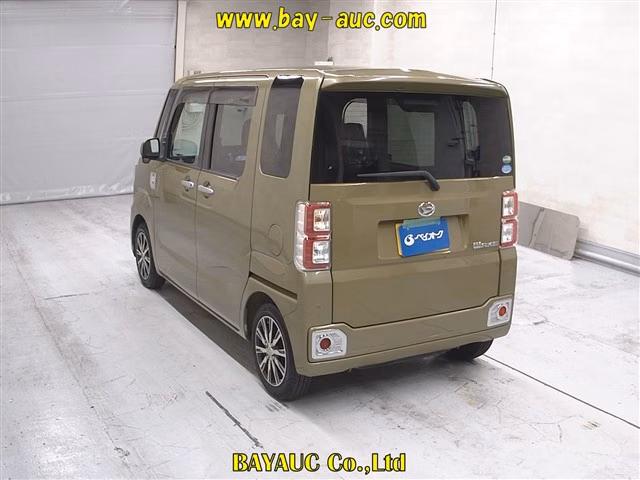 DAIHATSU WAKE