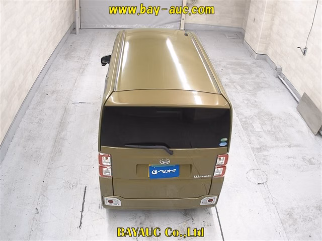 DAIHATSU WAKE