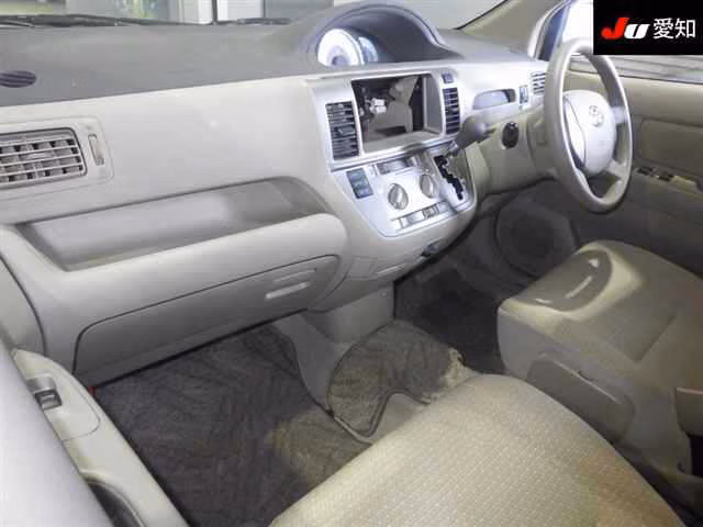 TOYOTA RAUM