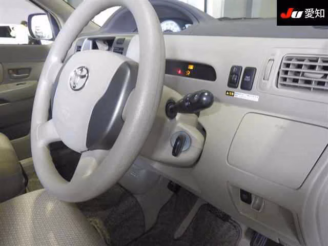 TOYOTA RAUM