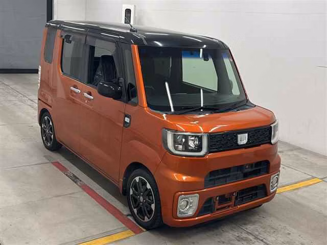 DAIHATSU WAKE