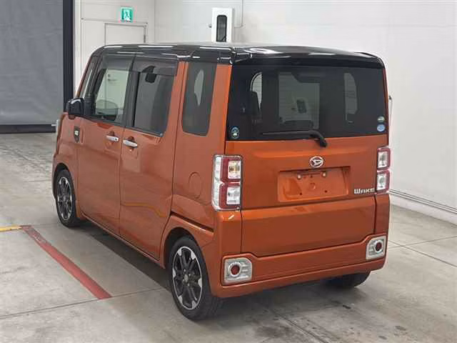 DAIHATSU WAKE
