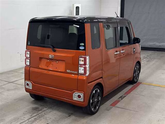 DAIHATSU WAKE
