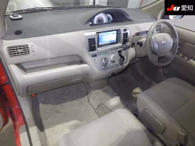 TOYOTA RAUM
