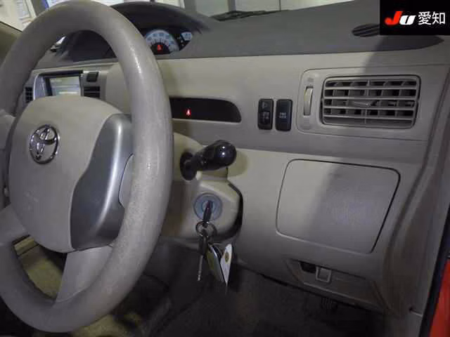 TOYOTA RAUM