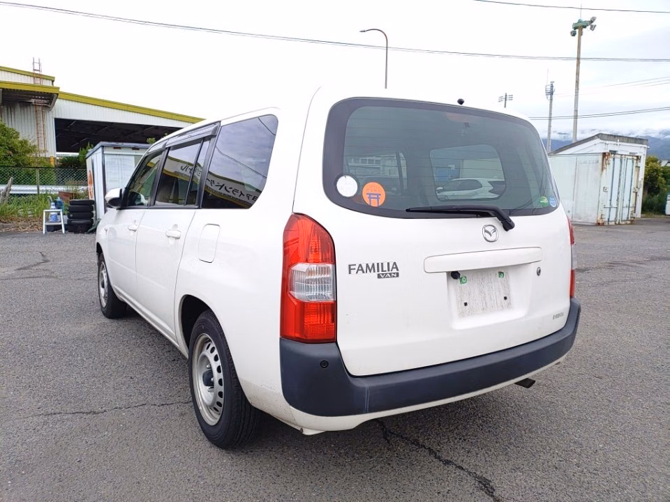 MAZDA FAMILIA