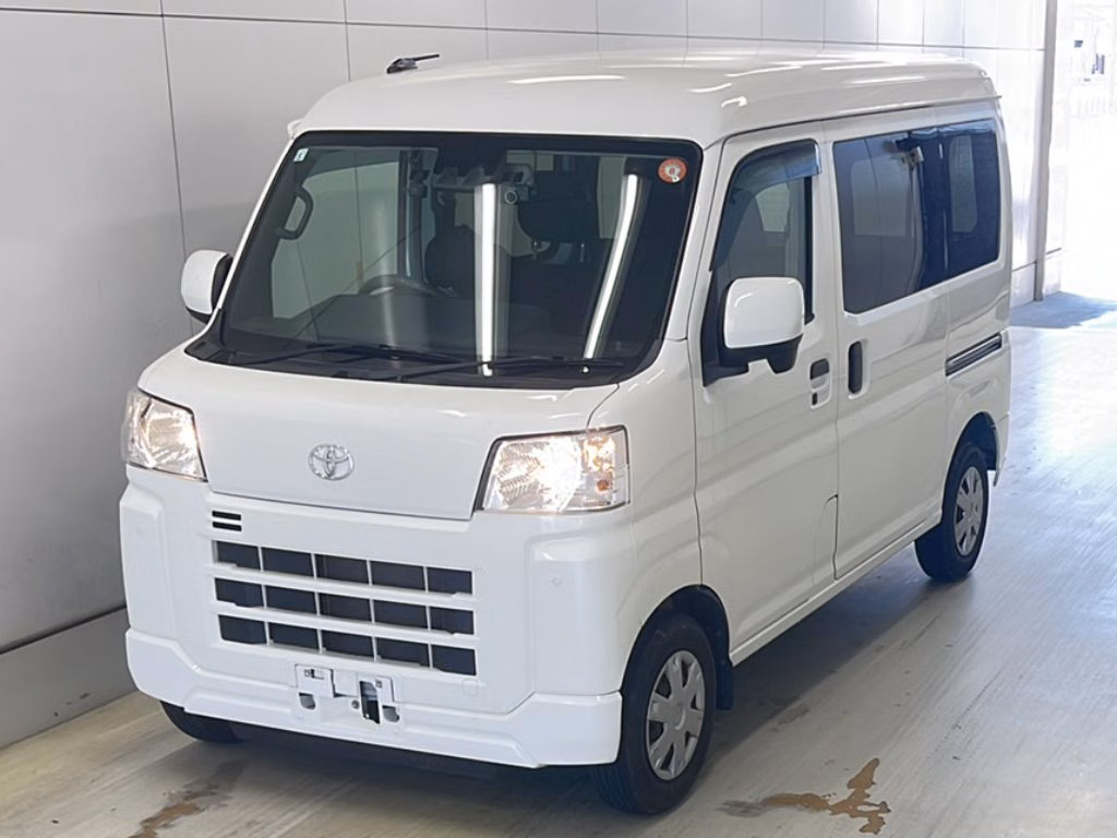 TOYOTA PIXIS VAN