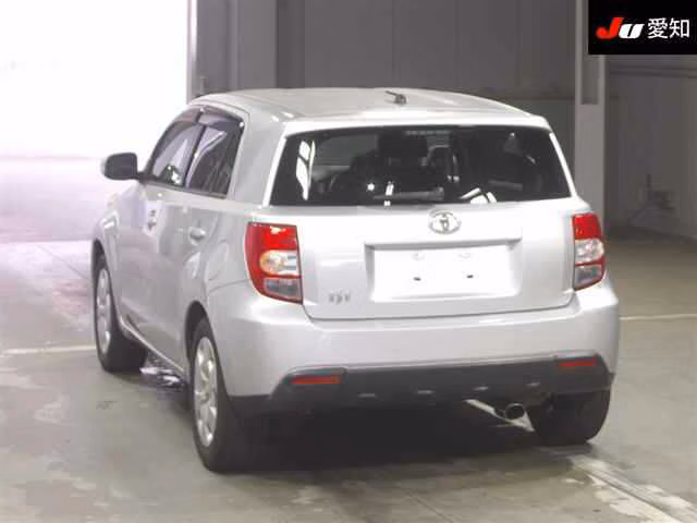 TOYOTA IST