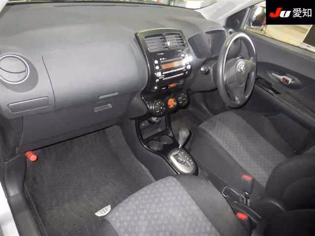 TOYOTA IST