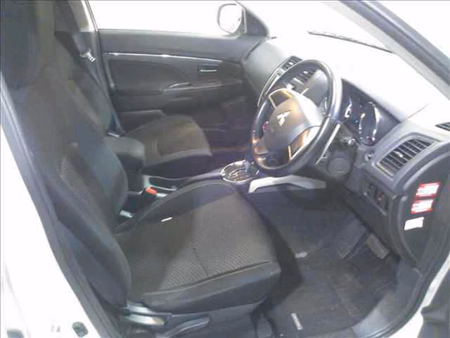MITSUBISHI RVR