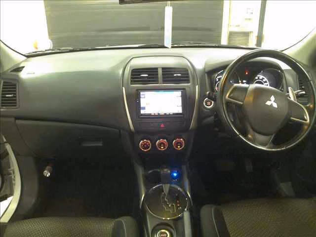 MITSUBISHI RVR