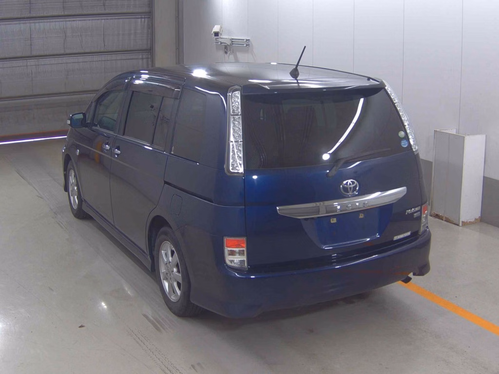 TOYOTA ISIS