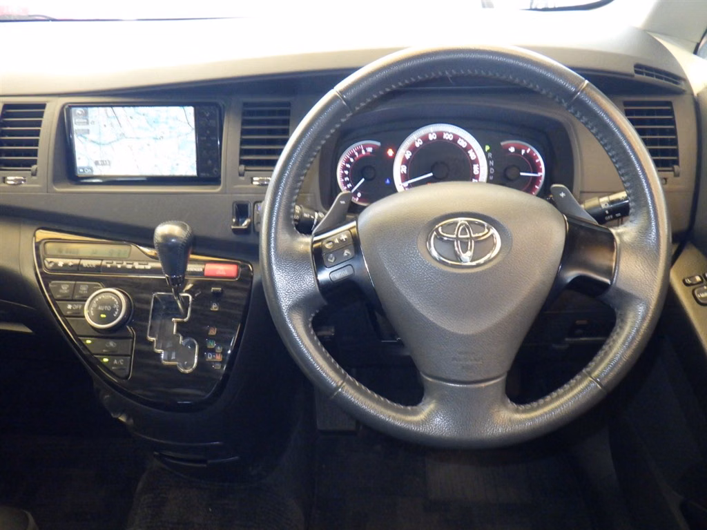 TOYOTA ISIS