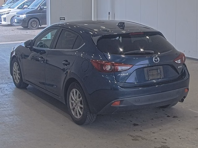 MAZDA AXELA