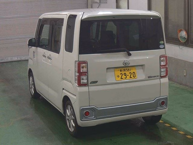 DAIHATSU WAKE