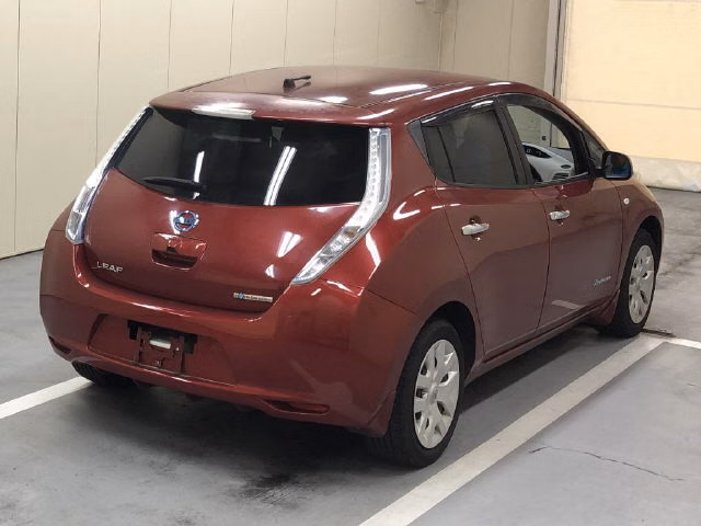NISSAN LEAF