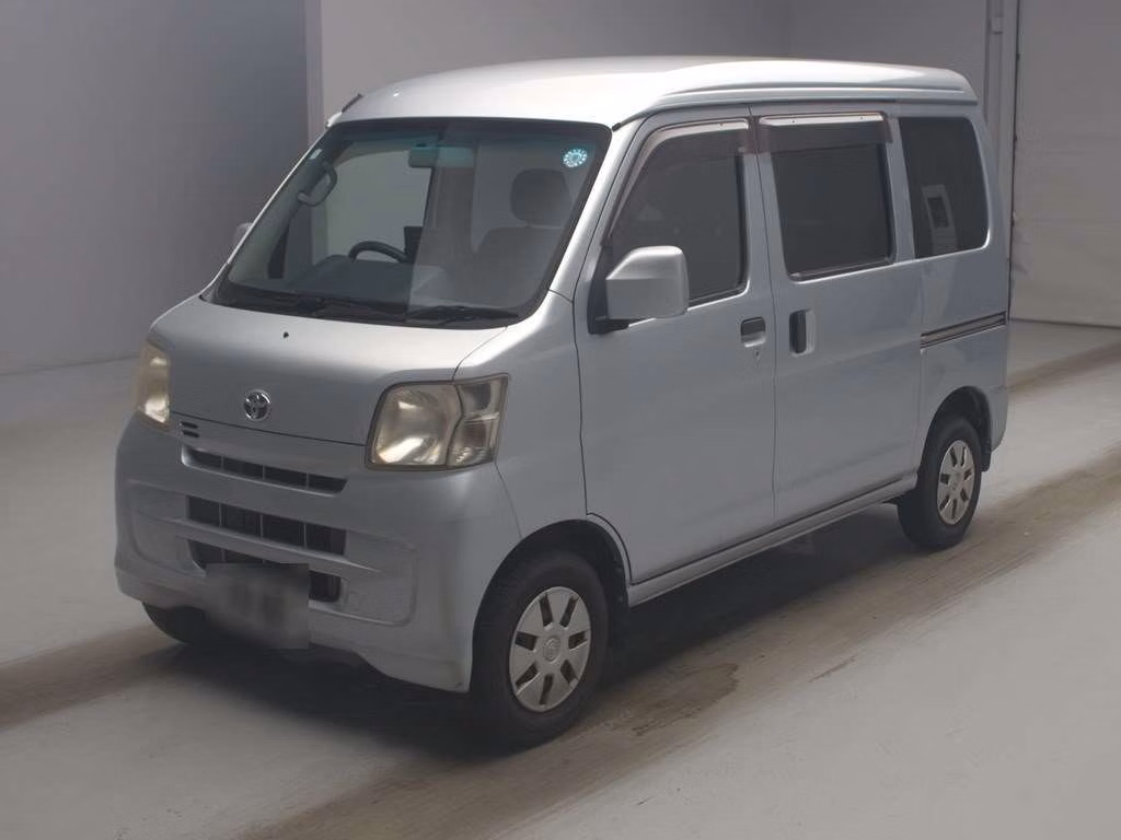 TOYOTA PIXIS VAN