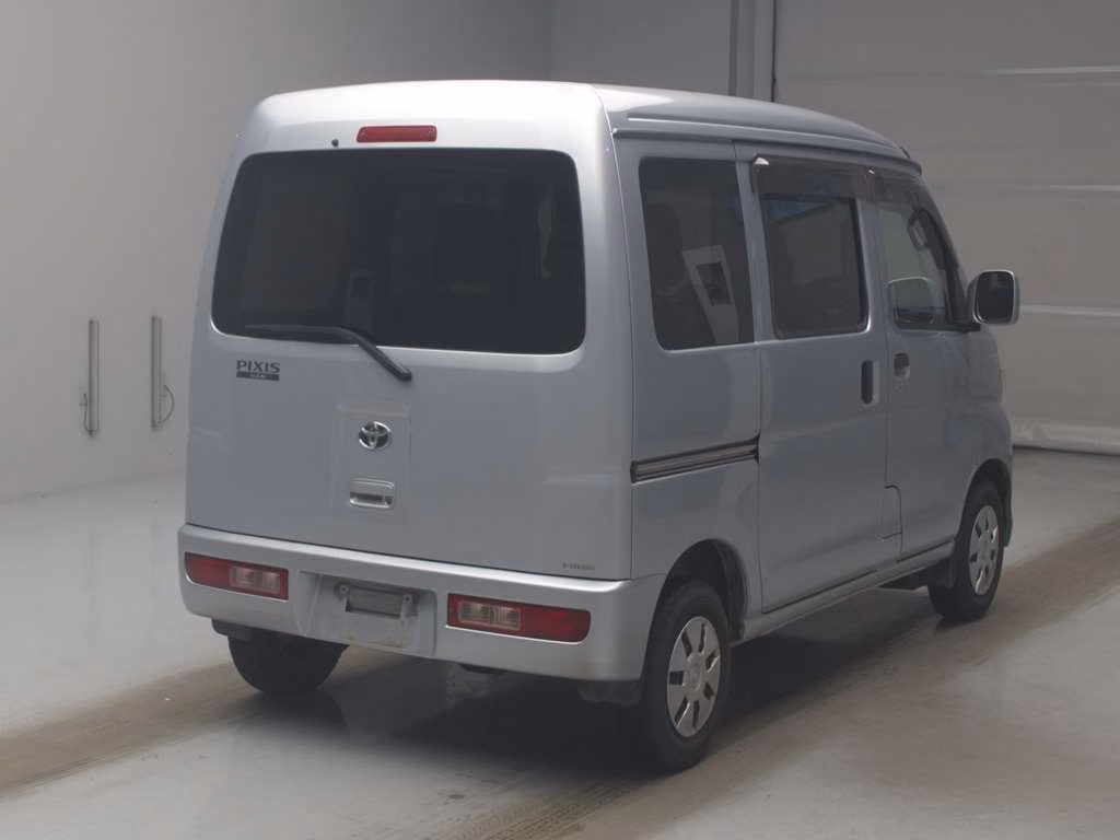 TOYOTA PIXIS VAN
