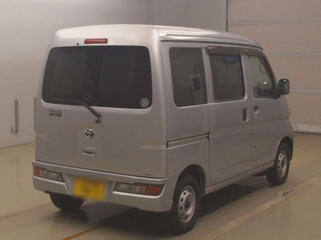 TOYOTA PIXIS VAN