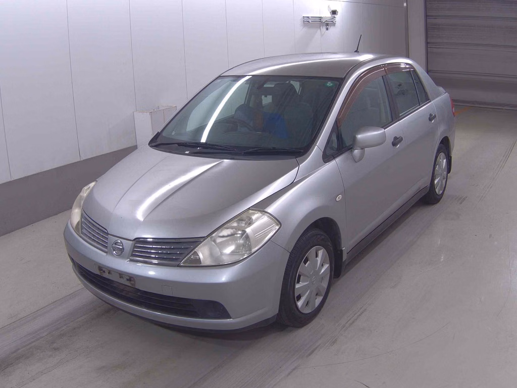 NISSAN TIIDA LATIO