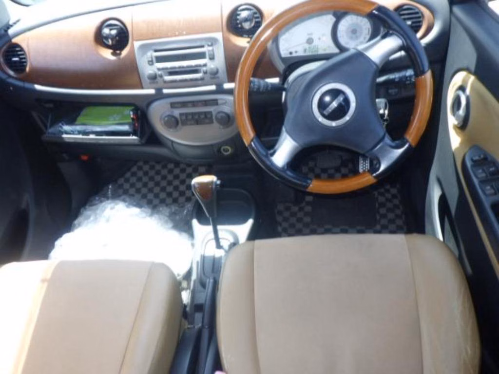 DAIHATSU MIRA GINO