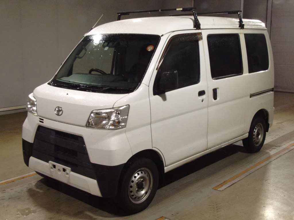TOYOTA PIXIS VAN