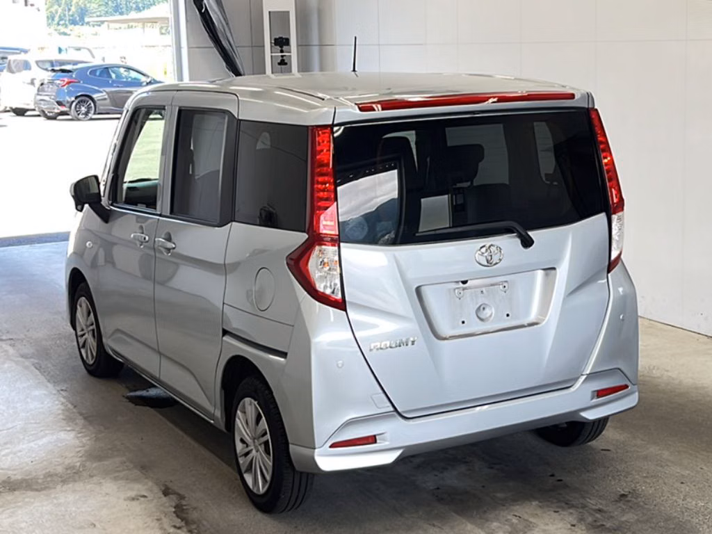 TOYOTA ROOMY