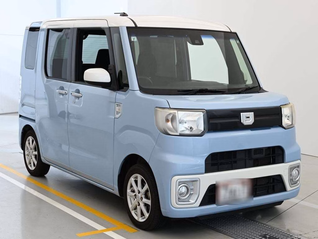 DAIHATSU WAKE