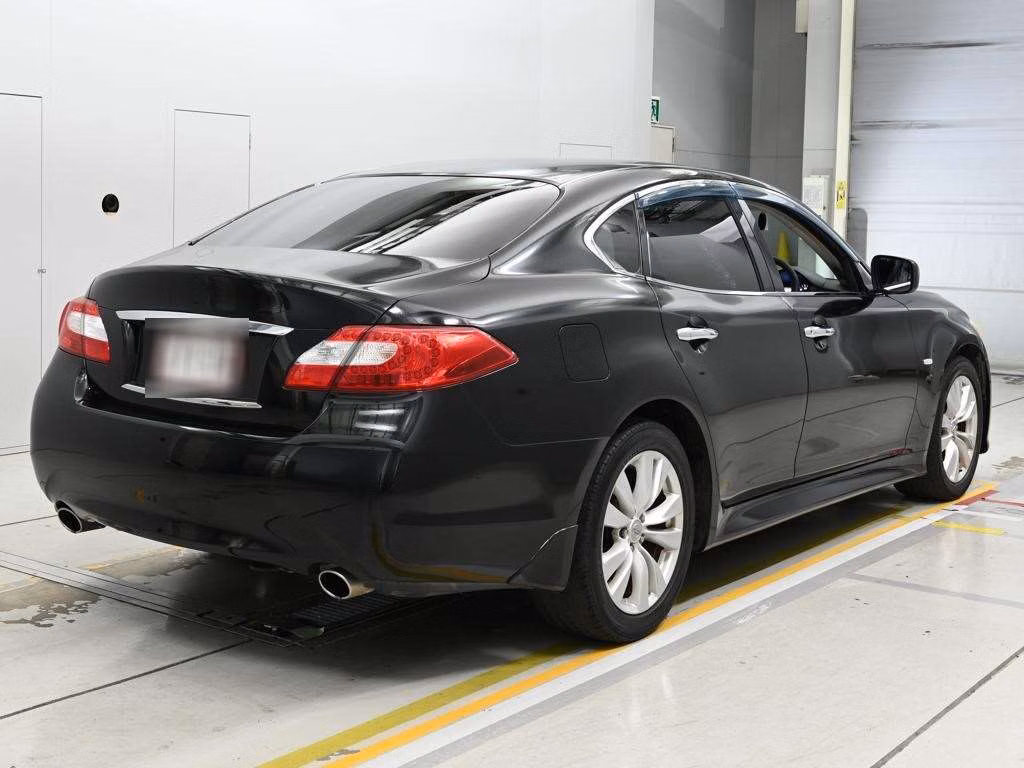 NISSAN FUGA