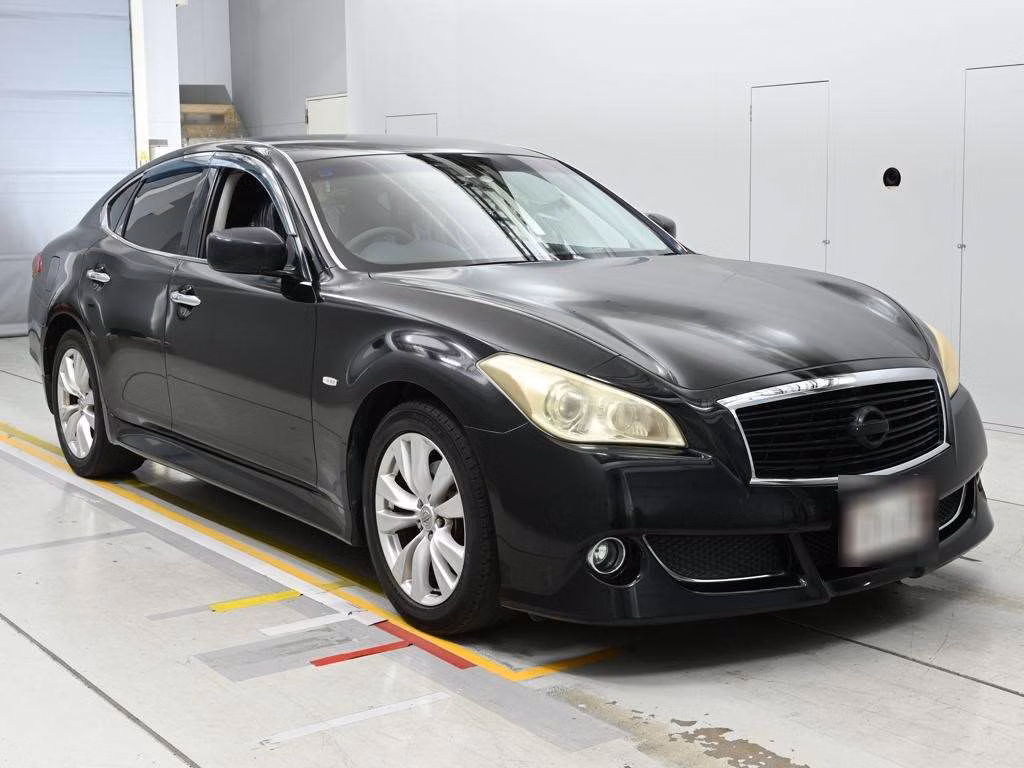 NISSAN FUGA