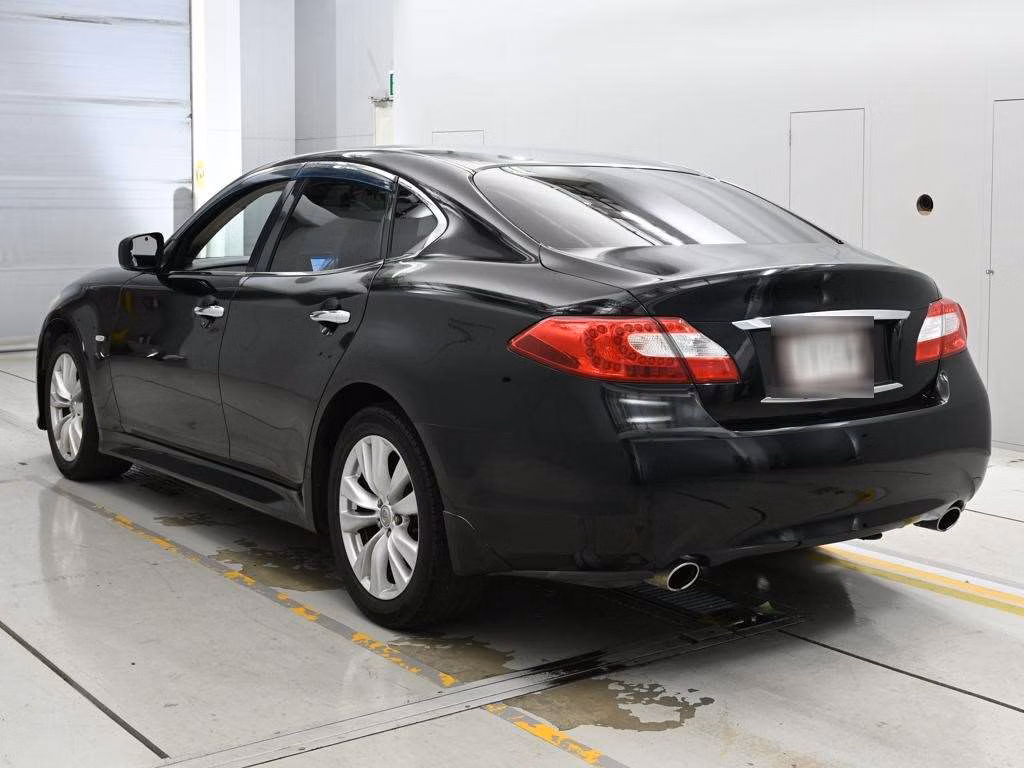 NISSAN FUGA