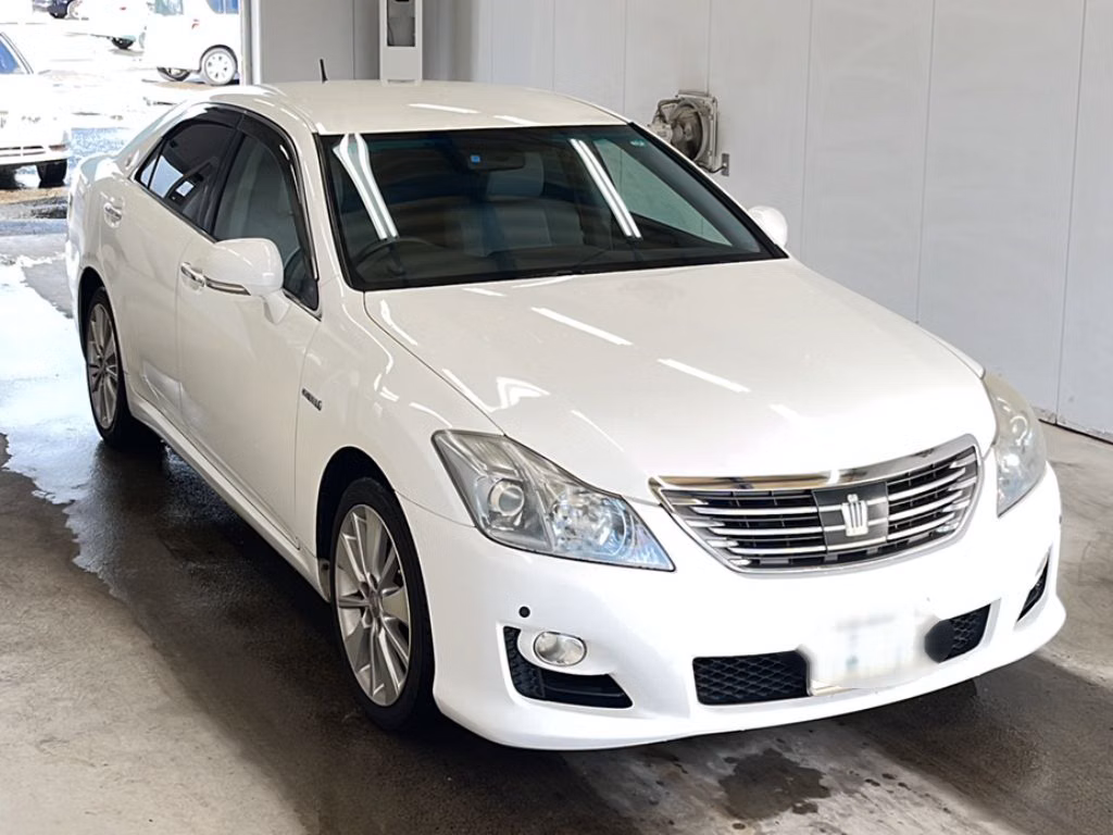 TOYOTA CROWN