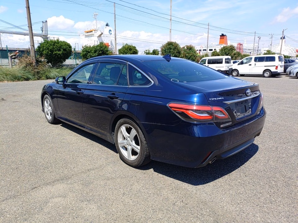 TOYOTA CROWN