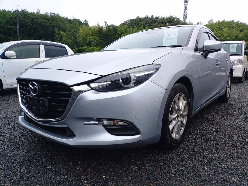 MAZDA AXELA