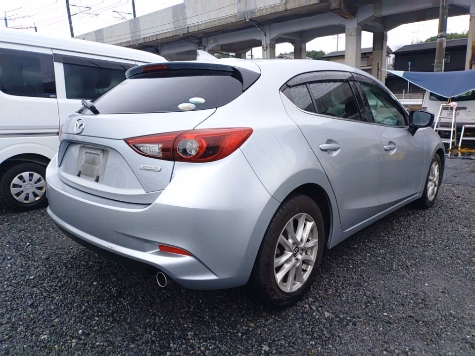 MAZDA AXELA
