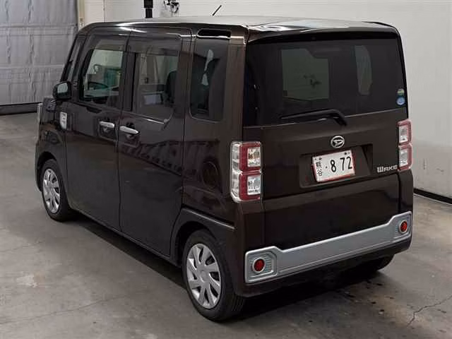 DAIHATSU WAKE