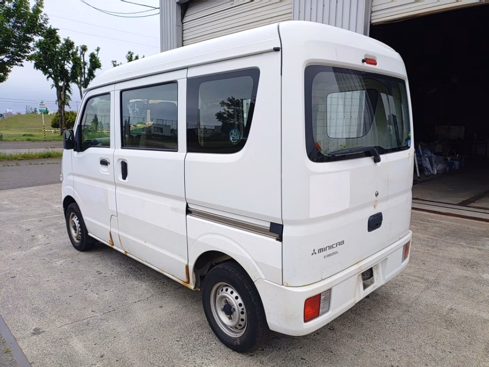 MITSUBISHI MINICAB
