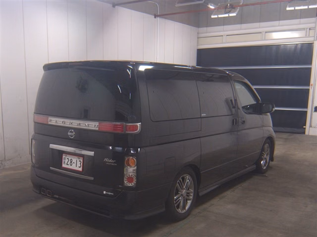 NISSAN ELGRAND