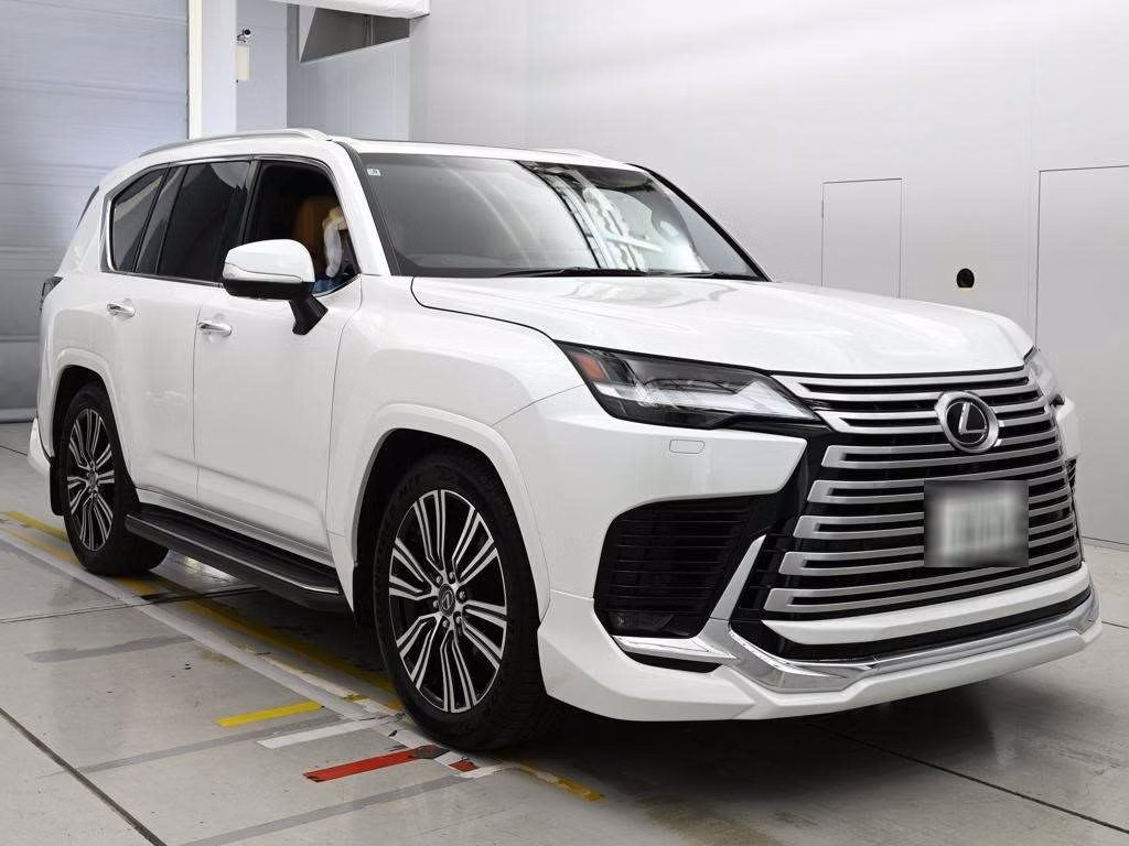 LEXUS LX600