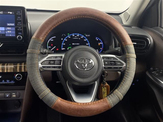 TOYOTA YARIS CROSS