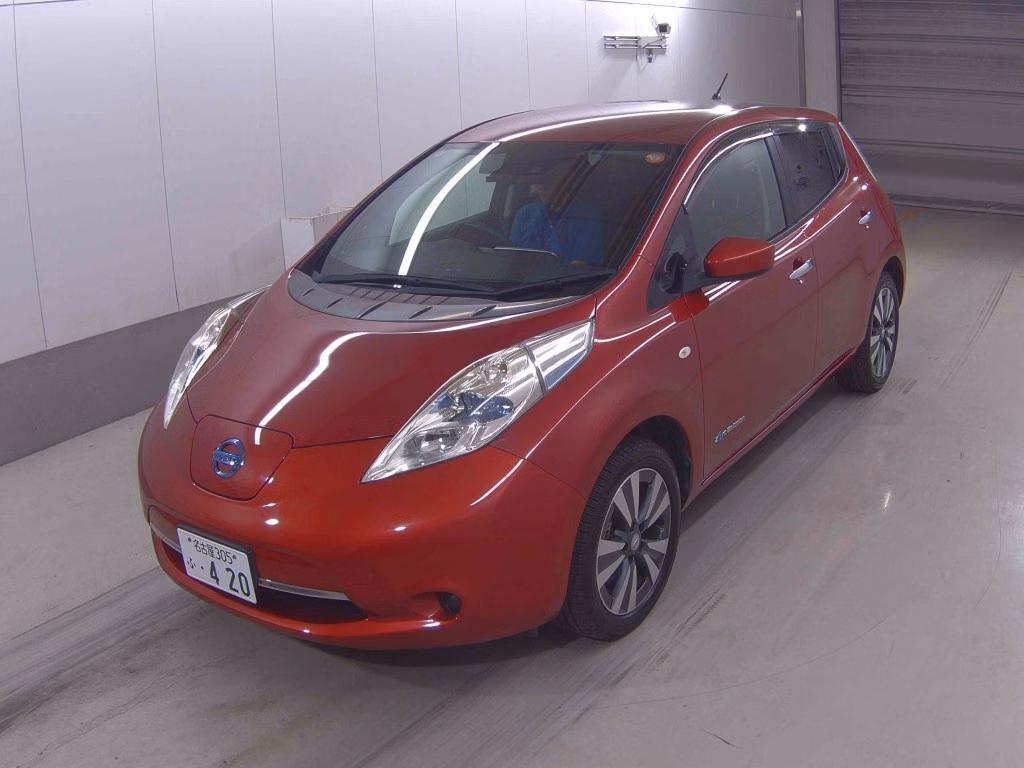 NISSAN LEAF
