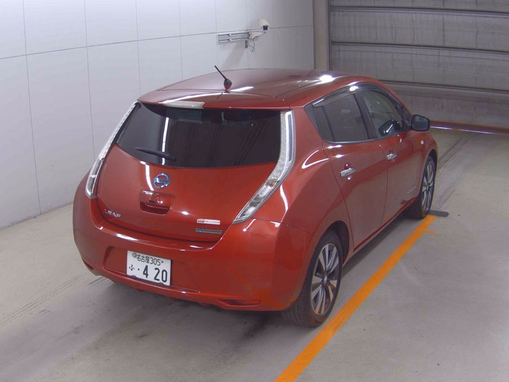 NISSAN LEAF