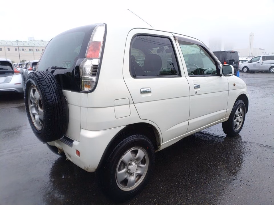 DAIHATSU TERIOS KID