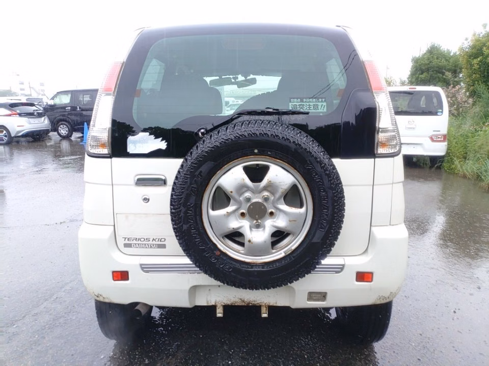 DAIHATSU TERIOS KID