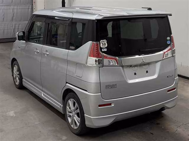 MITSUBISHI DELICA D:2